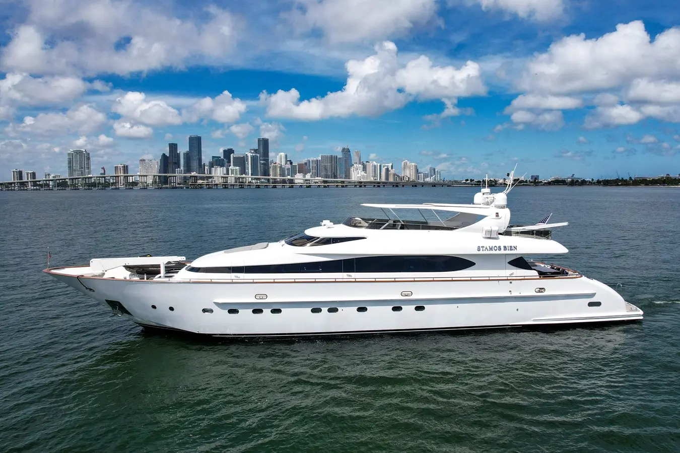 110FT MAIORA — 110ft direct Miami yacht