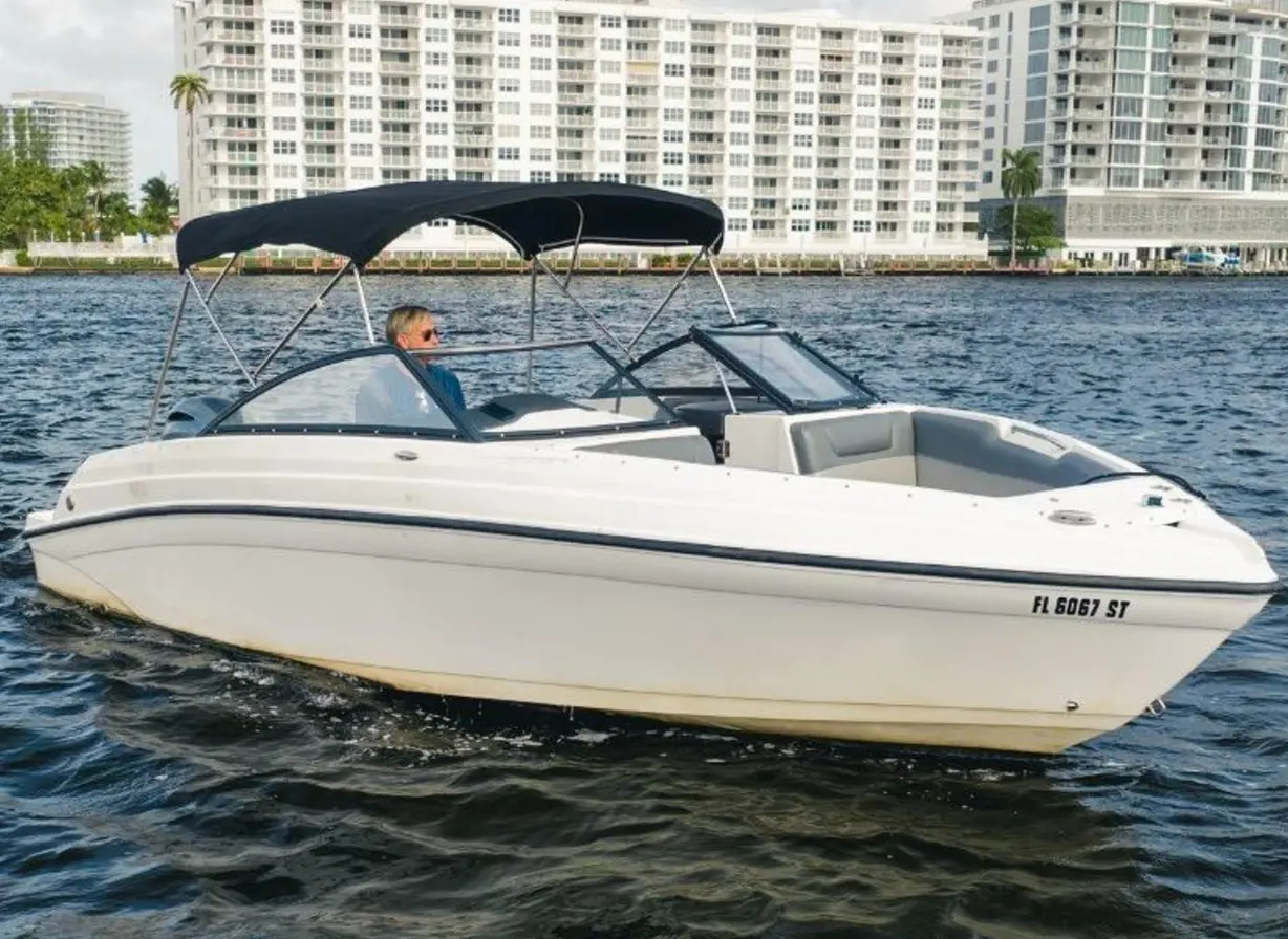 25ft Rinker Fort Lauderdale yacht rental 2