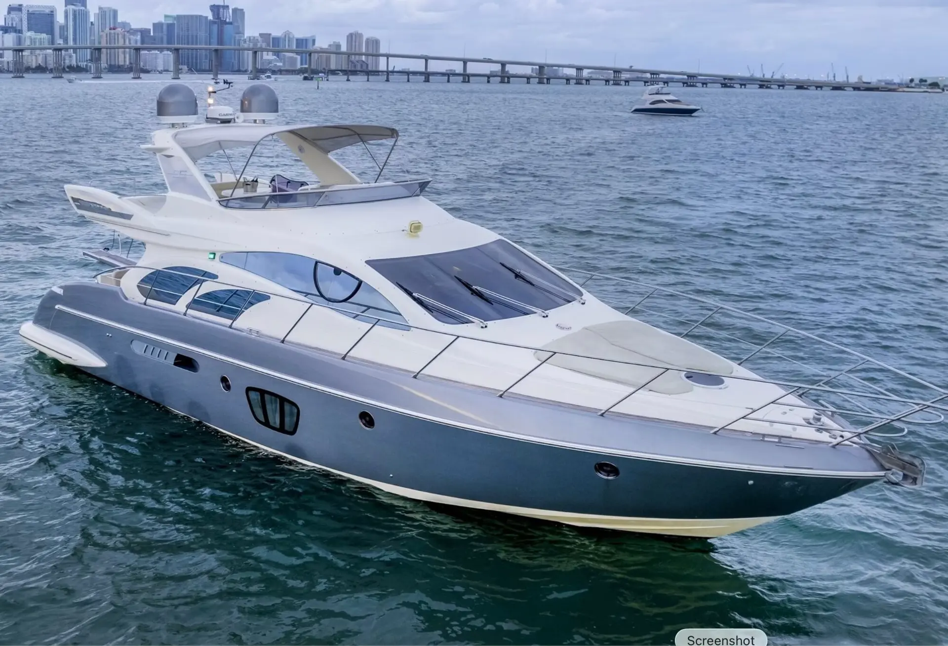 57FT AZIMUT Miami yacht rental 2