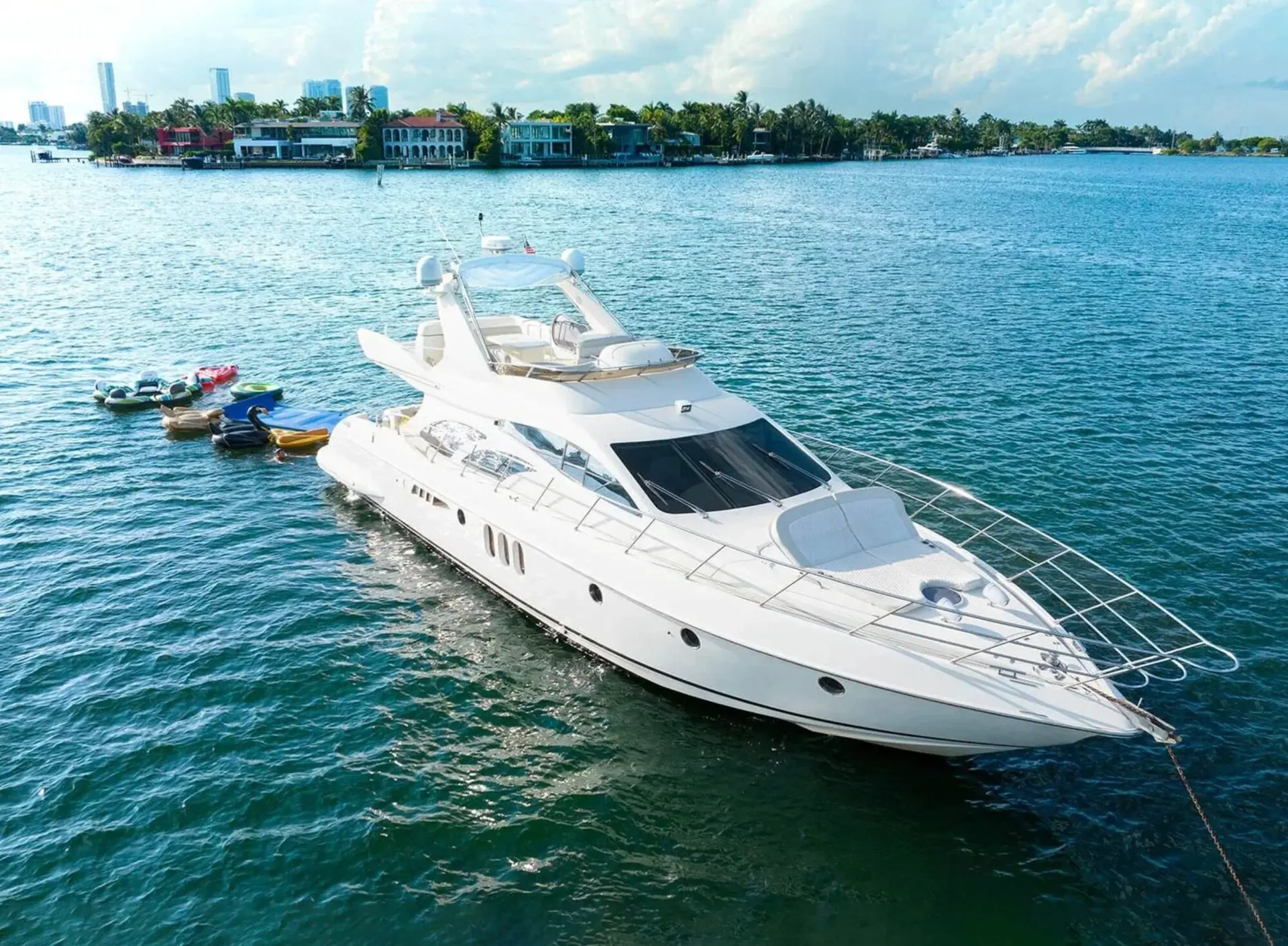 65FT AZIMUT FLYBRIDGE Miami yacht rental 2