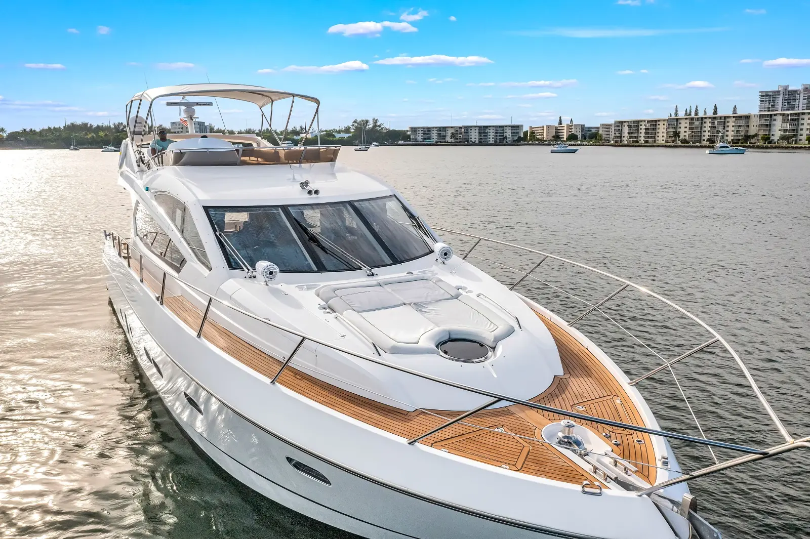 70FT SUNSEEKER MANHATTAN Miami yacht rental 2