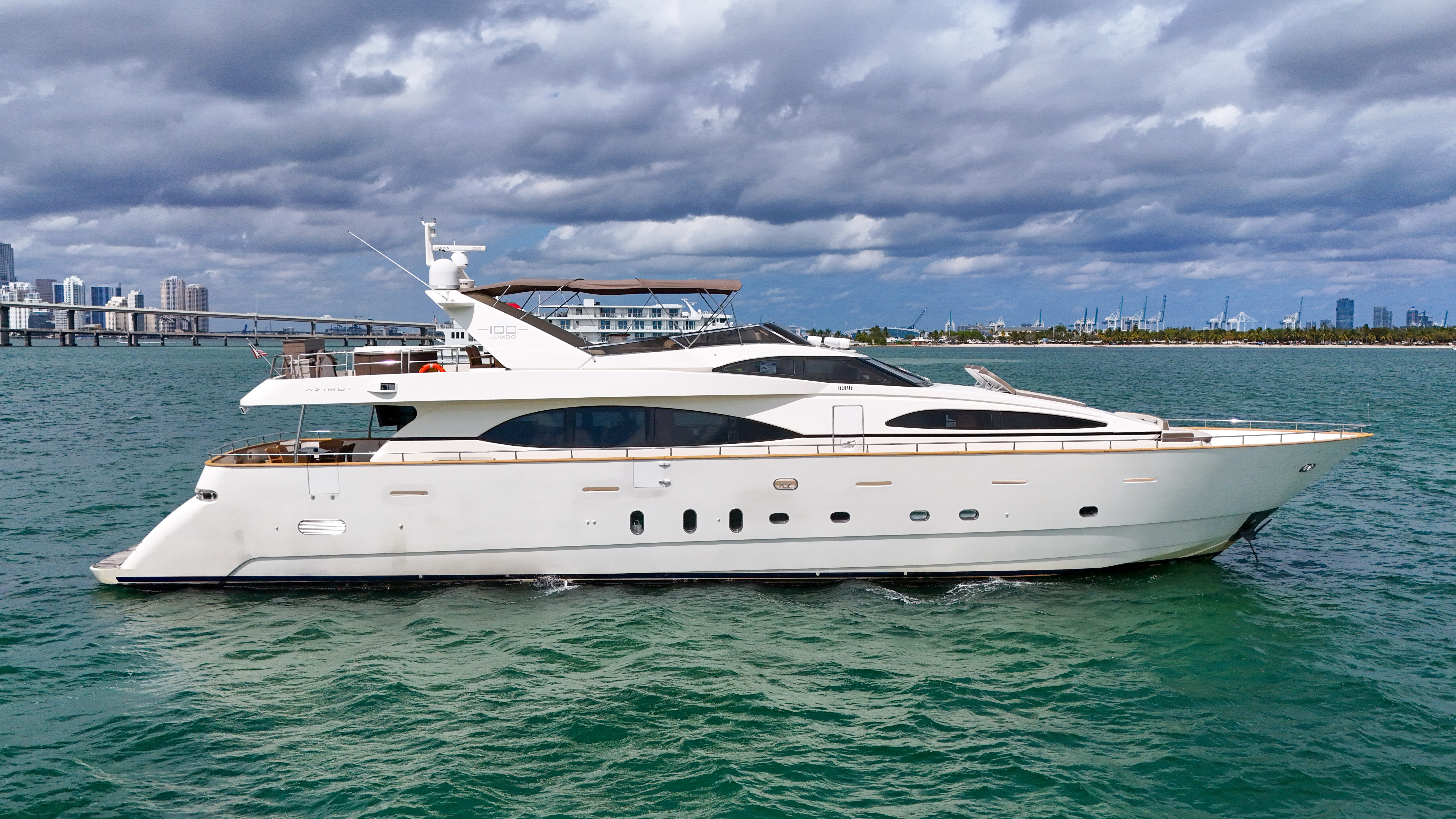 Azimut 100 rental in Miami