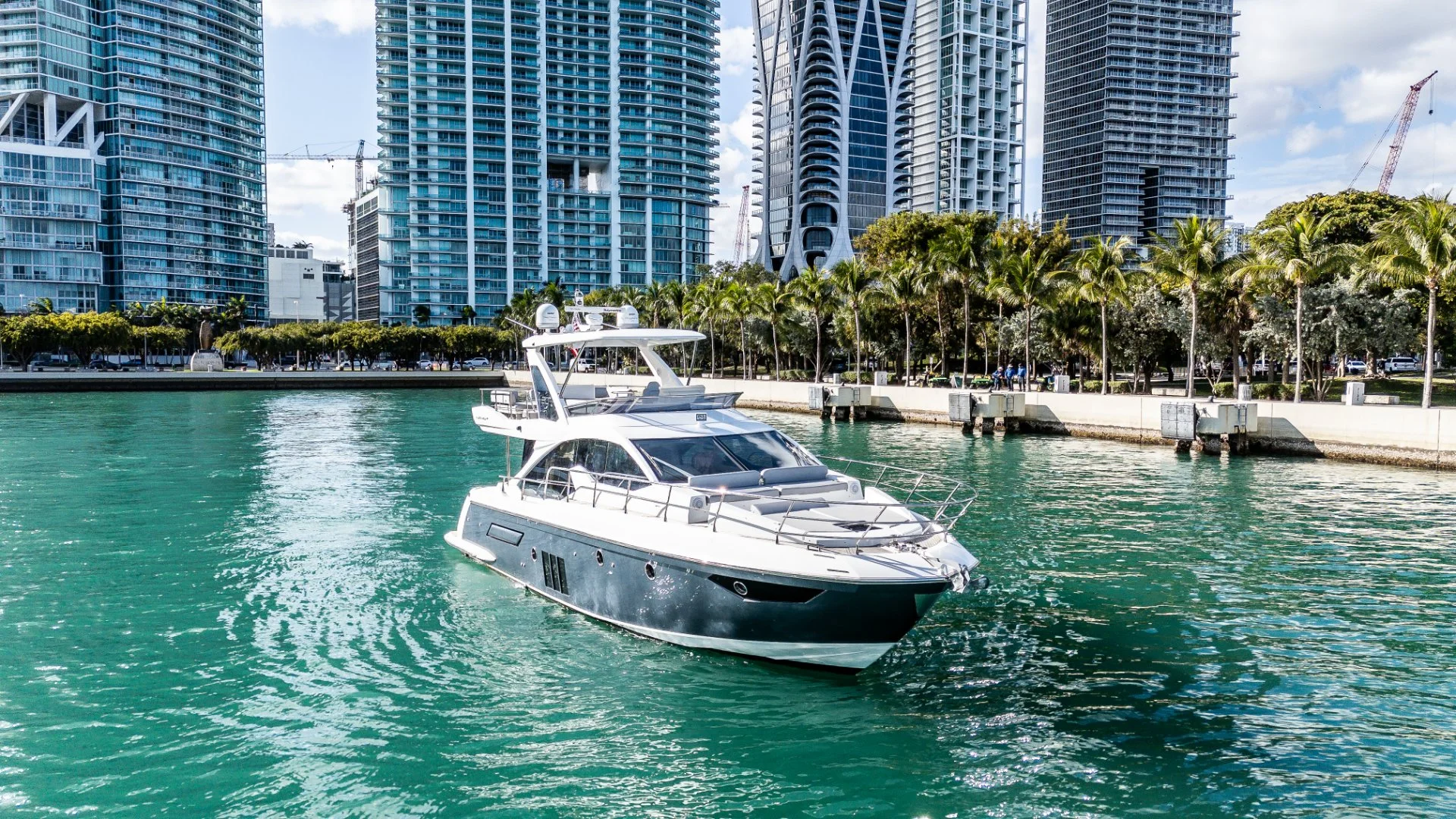 Boat rental fleet in Miami — 165 vessels available