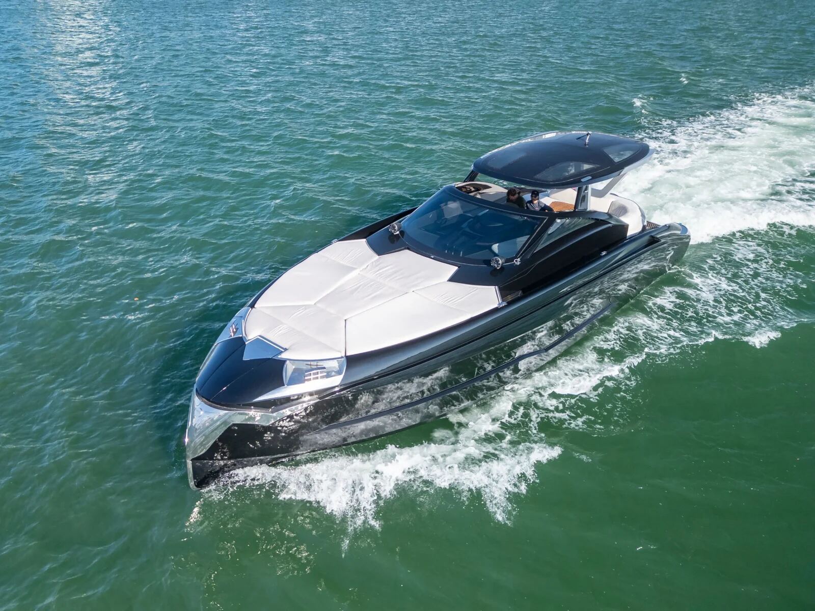 XTSEA - 55' Tecnomar Evo — Yate a Motor de 55ft para rentar en Miami