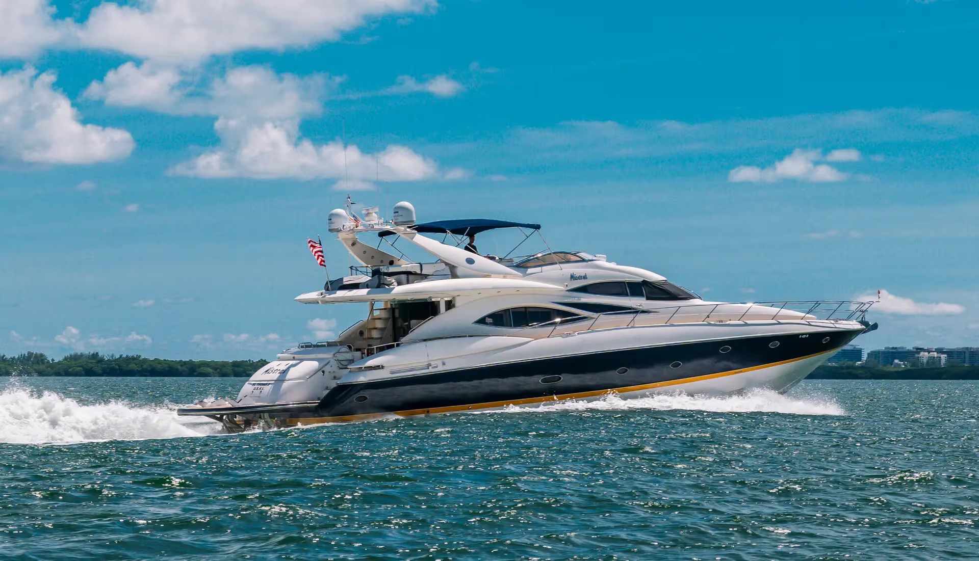 88ft Sunseeker Miami yacht rental 2