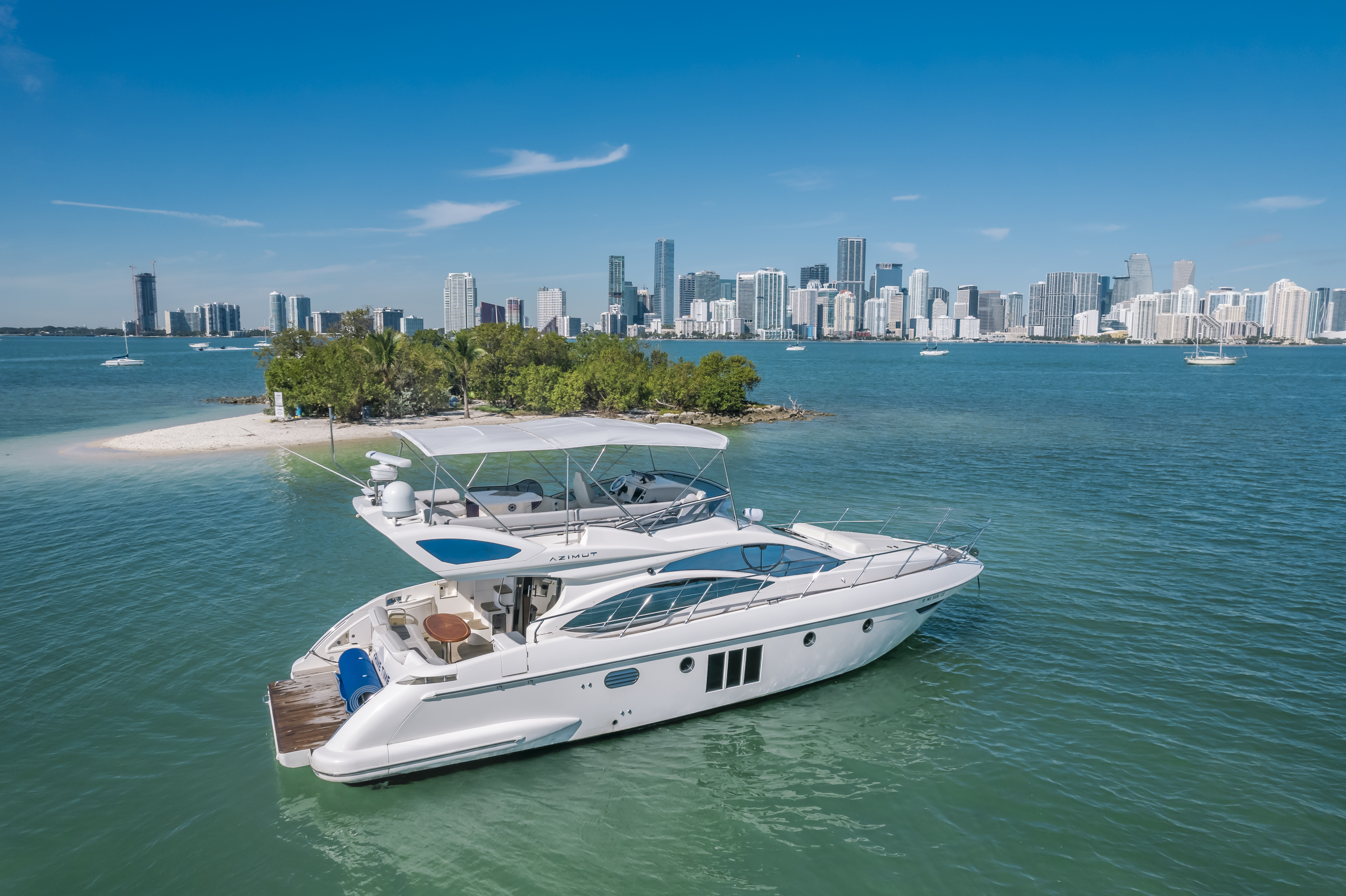  55ft Azimut Yacht rental in Miami