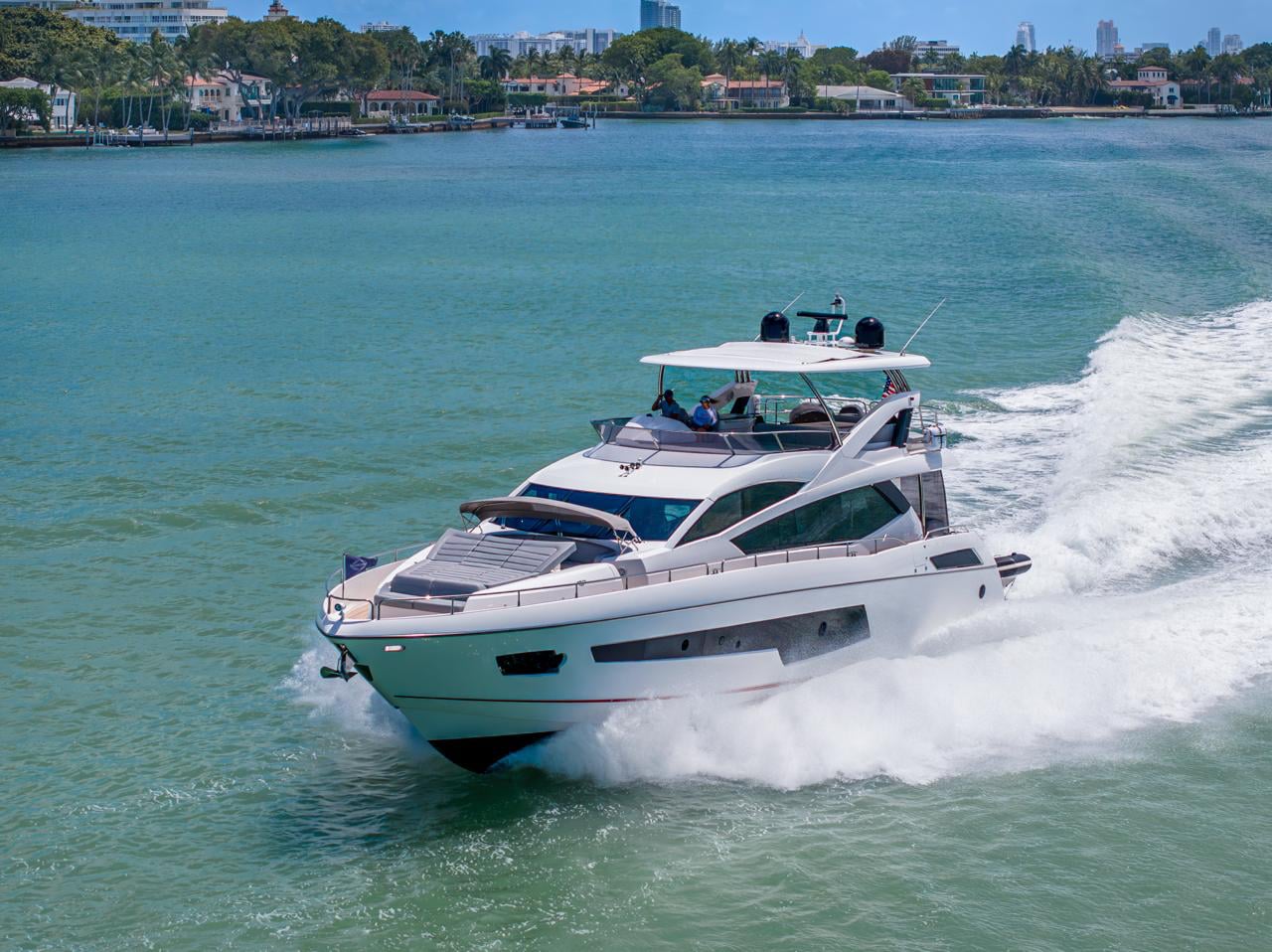 78’ Sunseeker HELIOS Mega Yacht – Ultimate Space & Luxury Comfort — Mega Yacht in Miami