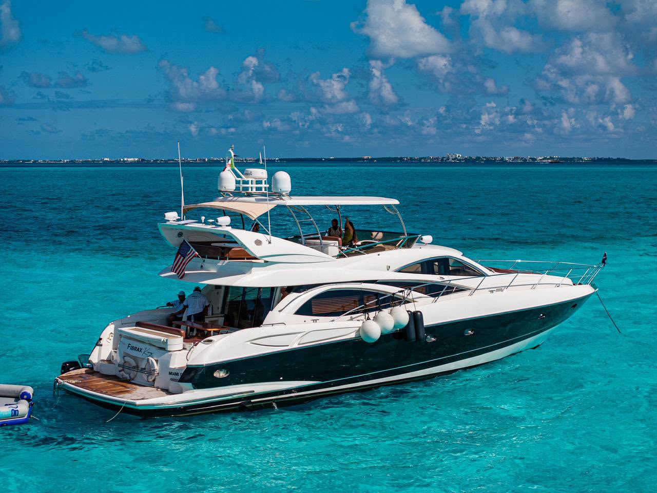 66ft Manhattan - Fibrax rental in Cancún