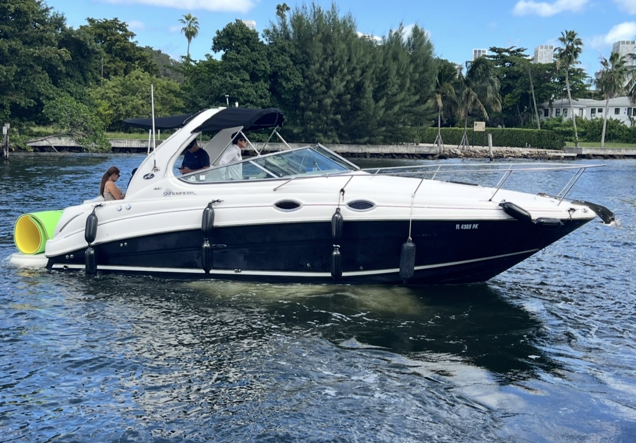 31ft Searay Sundancer rental in Miami