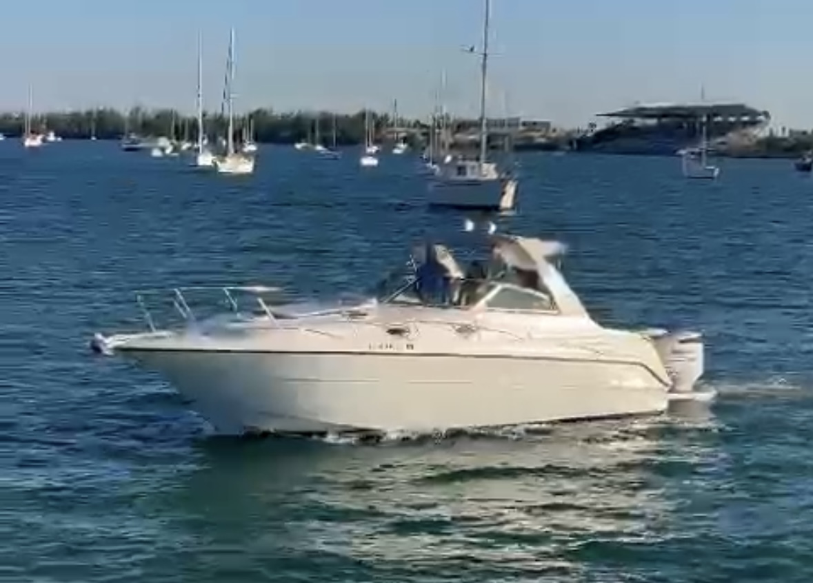 36ft Naiguata — Yate a Motor de 36ft para rentar en Miami